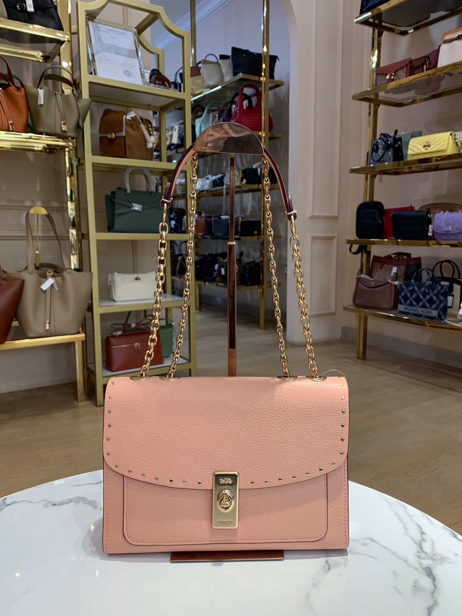 TJCCH-63331 Coach Lane Shoulder Bag With Rivets Shell Pink PRELOVED