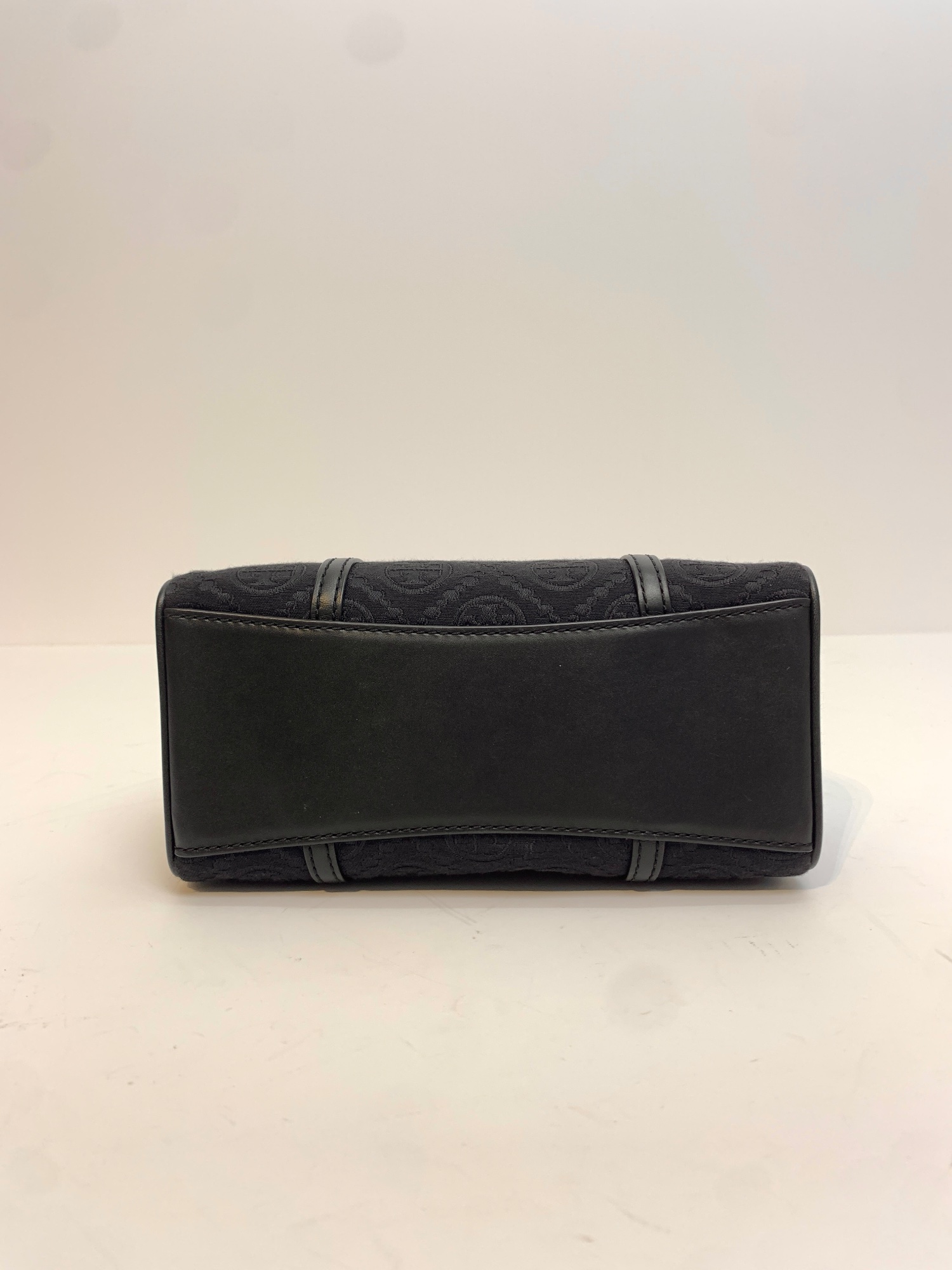 TJTB-63289 Tory Burch T Monogram Barrel Bag Black PRELOVED